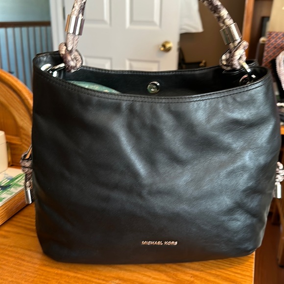 Michael Kors ❤️ Isabel Convertible Shoulder bag~leather & python embossed. - Picture 3 of 5